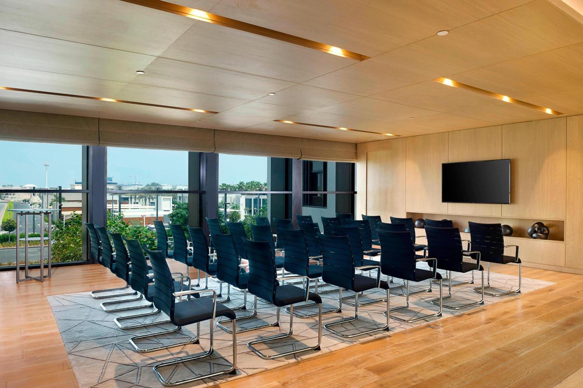 La Ville Hotel & Suites City Walk Dubai, Autograph Collection Екстер'єр фото Meeting room at the Westin Mumbai International Airport