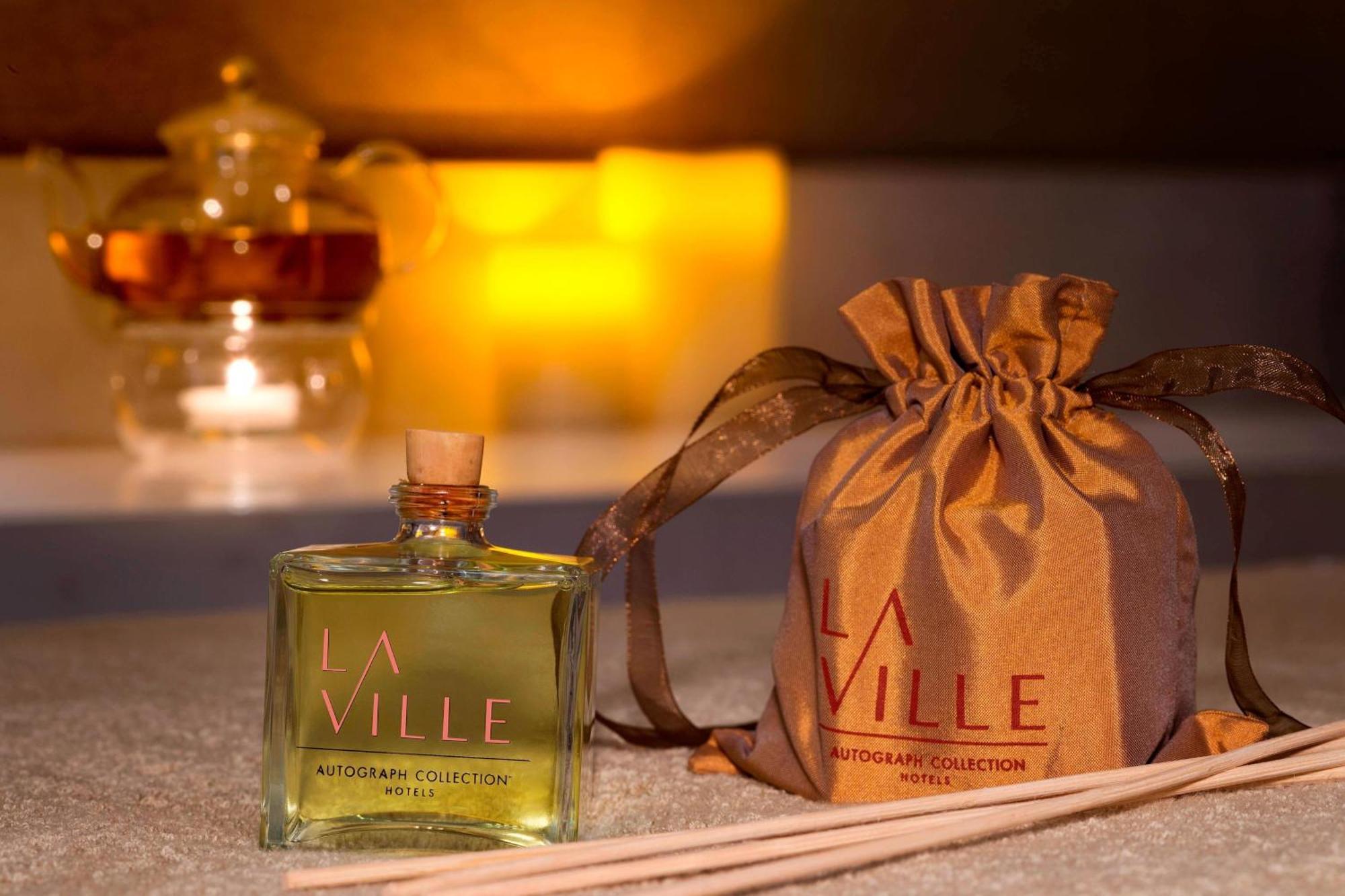 La Ville Hotel & Suites City Walk Dubai, Autograph Collection Екстер'єр фото A reed diffuser