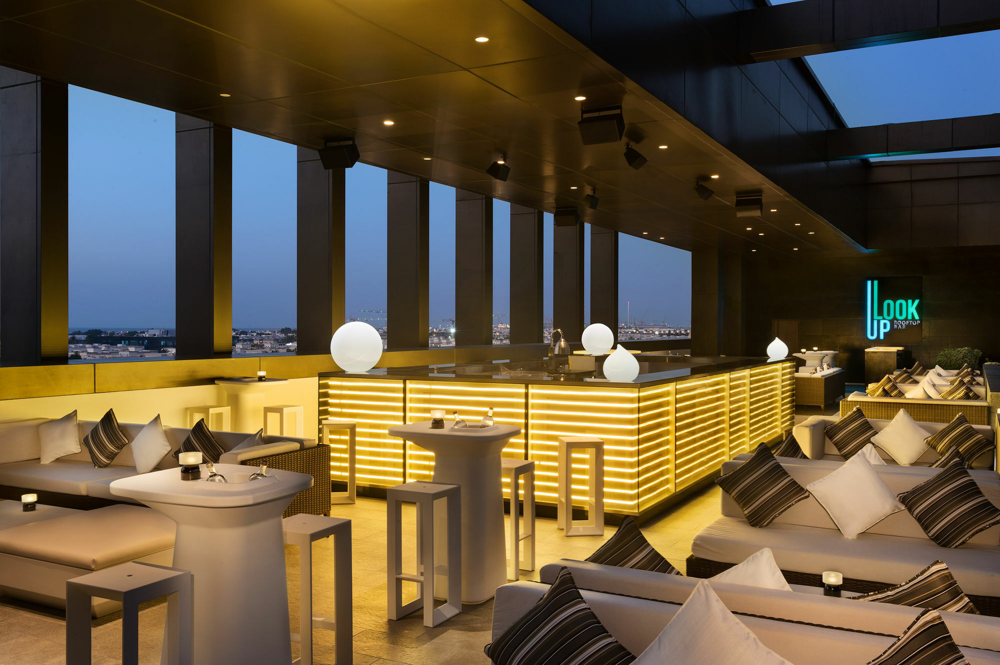 La Ville Hotel & Suites City Walk Dubai, Autograph Collection Екстер'єр фото The bar