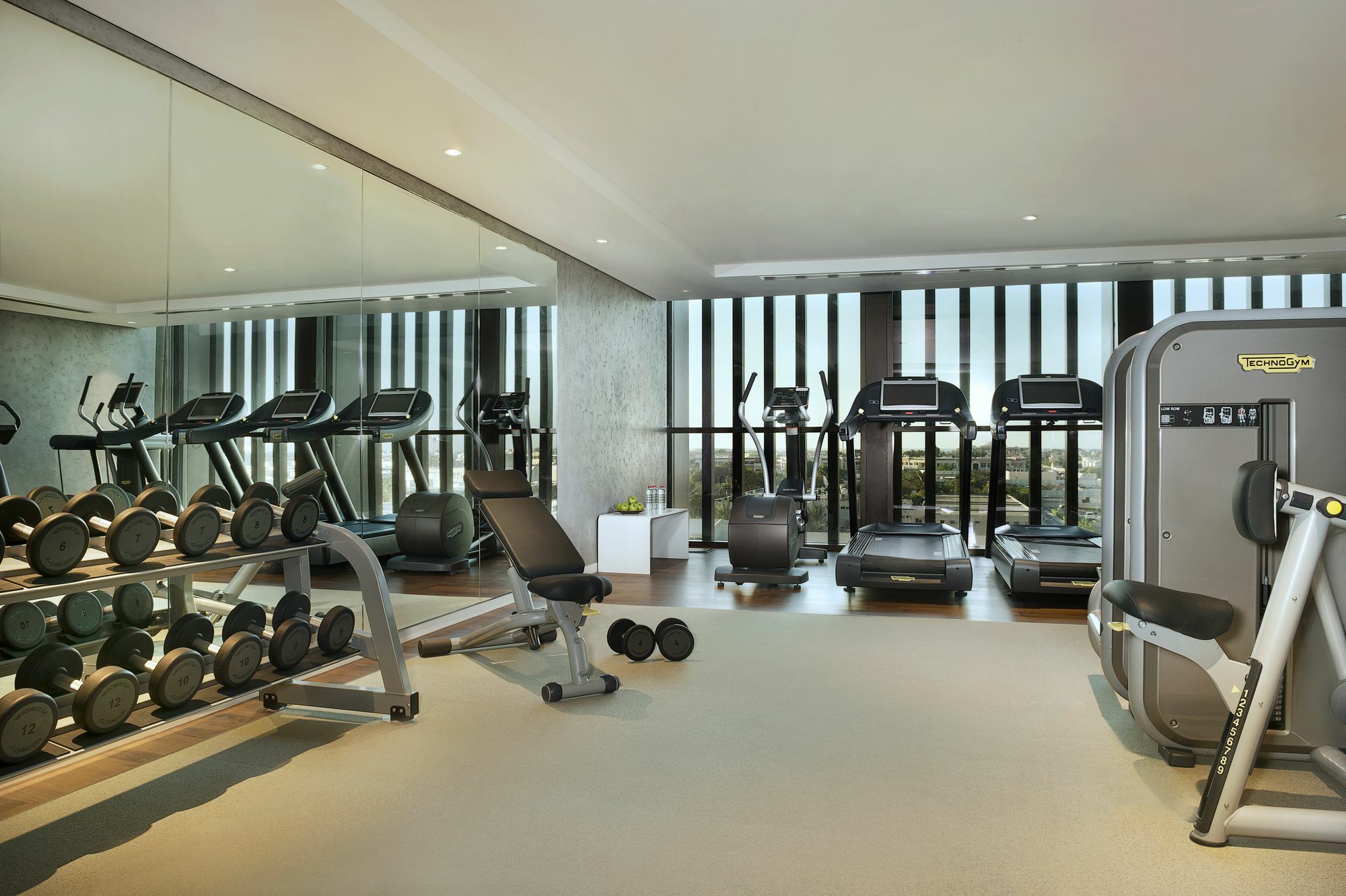 La Ville Hotel & Suites City Walk Dubai, Autograph Collection Екстер'єр фото The gym at the hotel